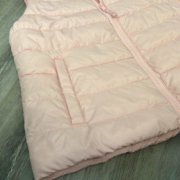 Gap Cold Control Pink Puffer Vest - Picture 3 of 3